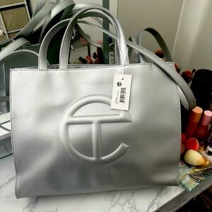 Telfar Médium Silver Bag NWT